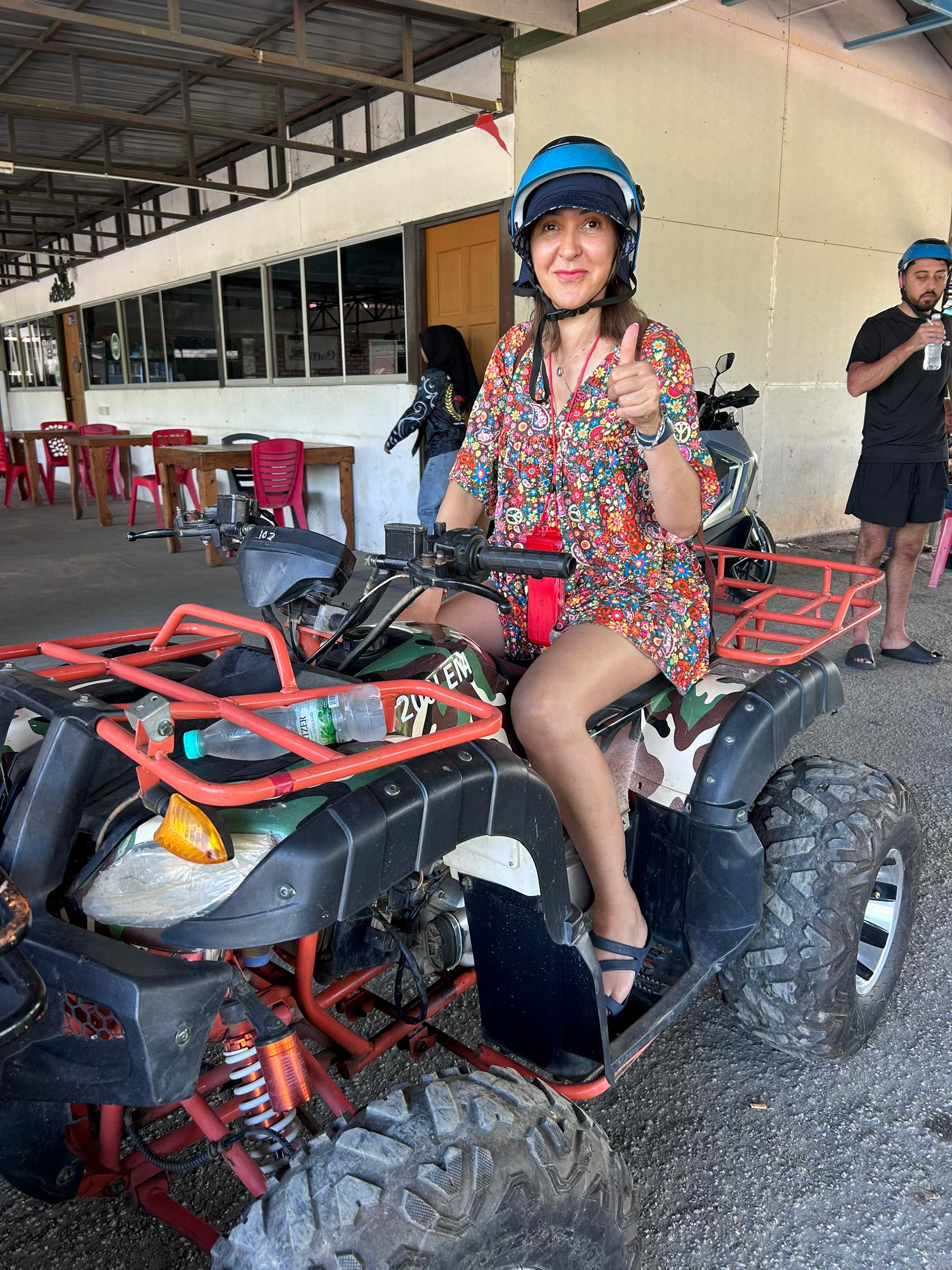 Customer testimony screenshot from WhatsApp